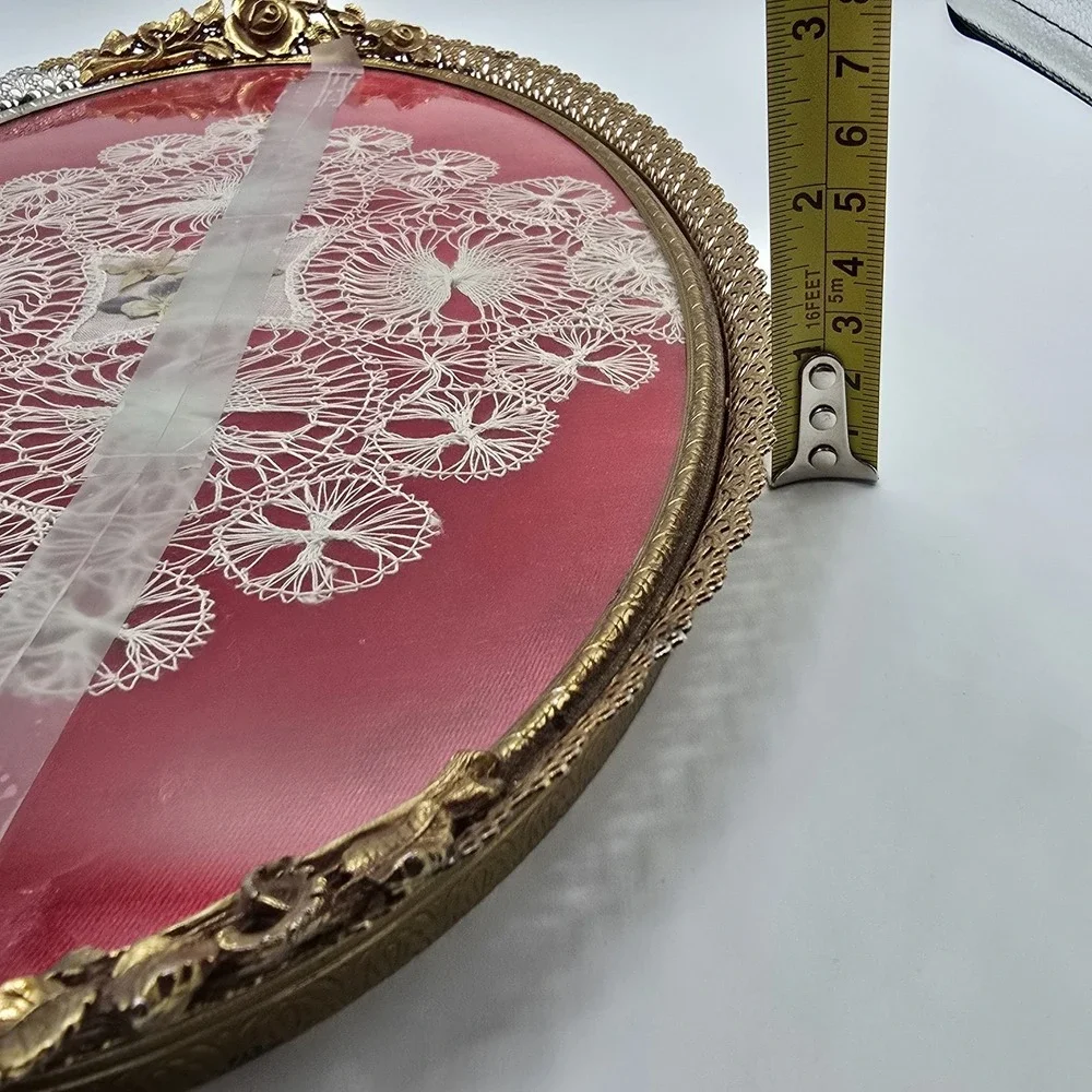 Vintage Metal Glass‎ Tray With Glass Top Chrocheted 1907 Tatting Doily